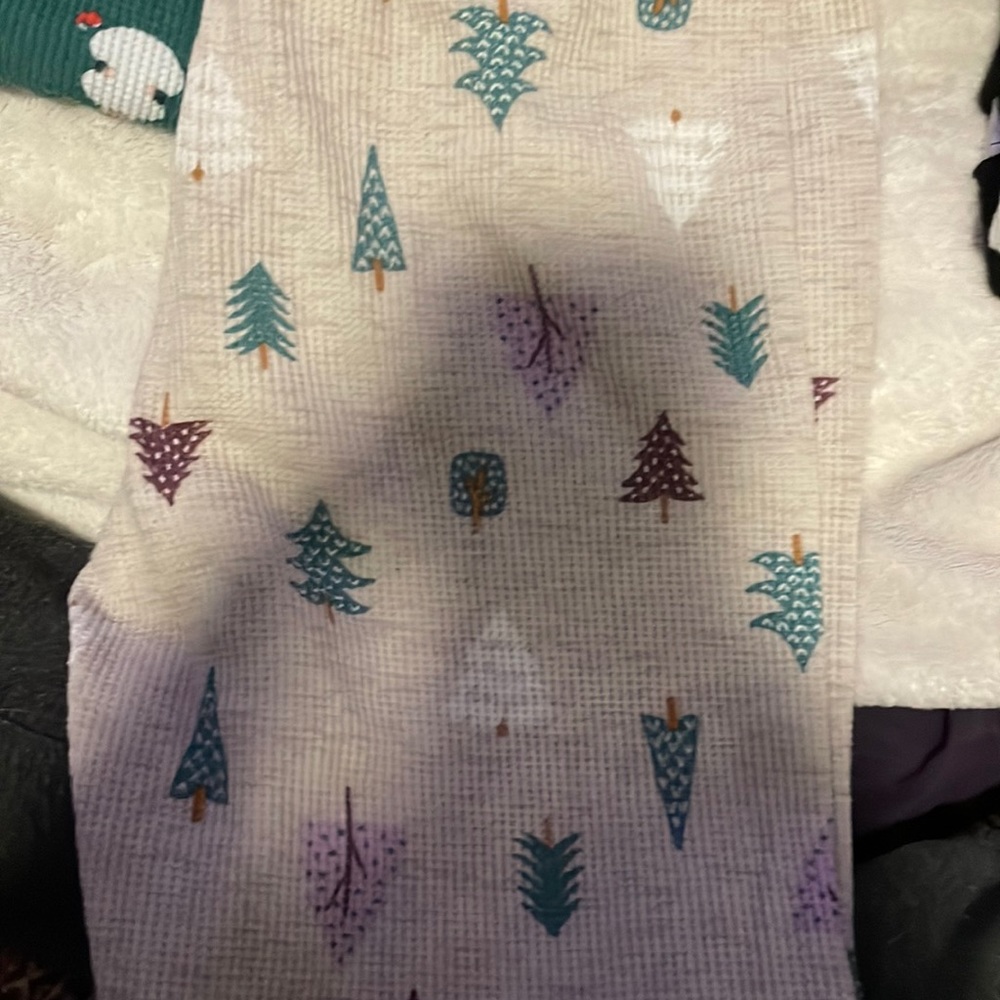 Women’s Old Navy waffle knit PJs size XS odd white with Christmas tree pattern